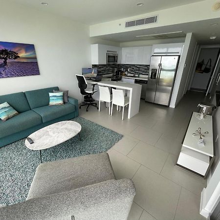 פאלם ביץ' Azure Beach Residences מראה חיצוני תמונה