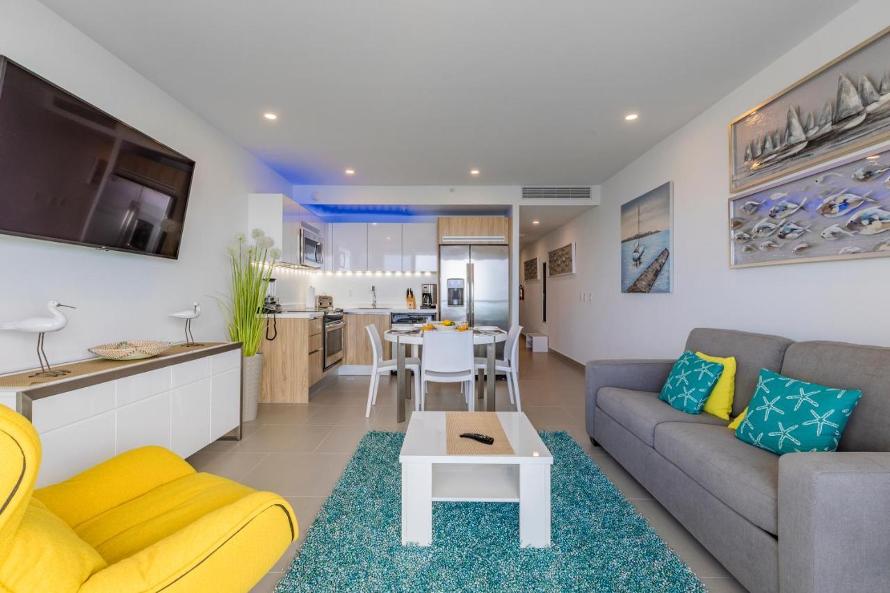 פאלם ביץ' Azure Beach Residences מראה חיצוני תמונה