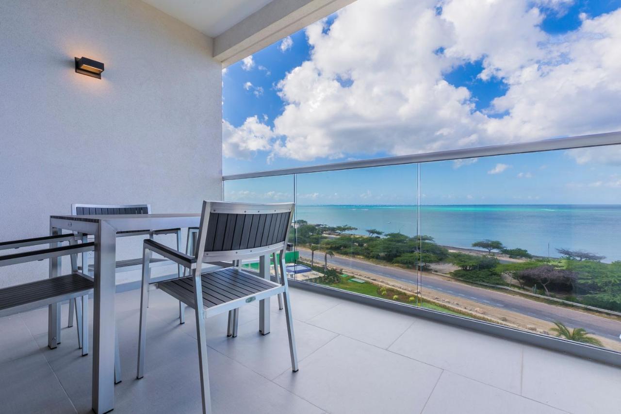 פאלם ביץ' Azure Beach Residences מראה חיצוני תמונה