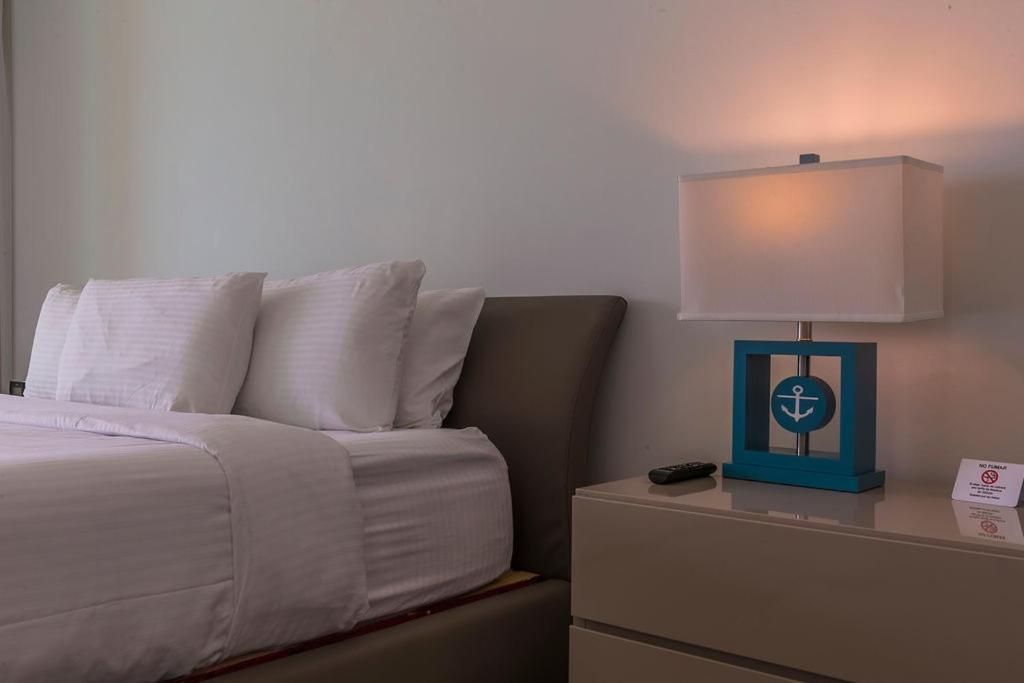 פאלם ביץ' Azure Beach Residences מראה חיצוני תמונה
