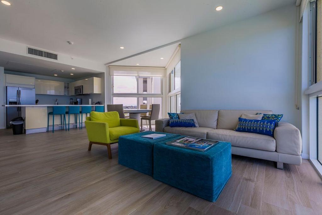 פאלם ביץ' Azure Beach Residences מראה חיצוני תמונה