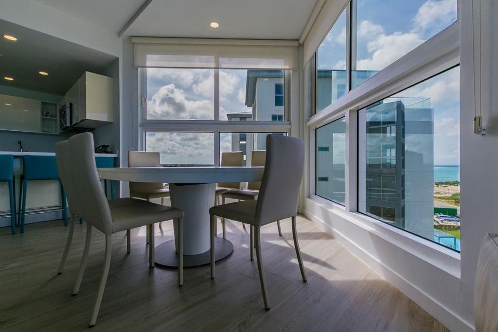 פאלם ביץ' Azure Beach Residences מראה חיצוני תמונה