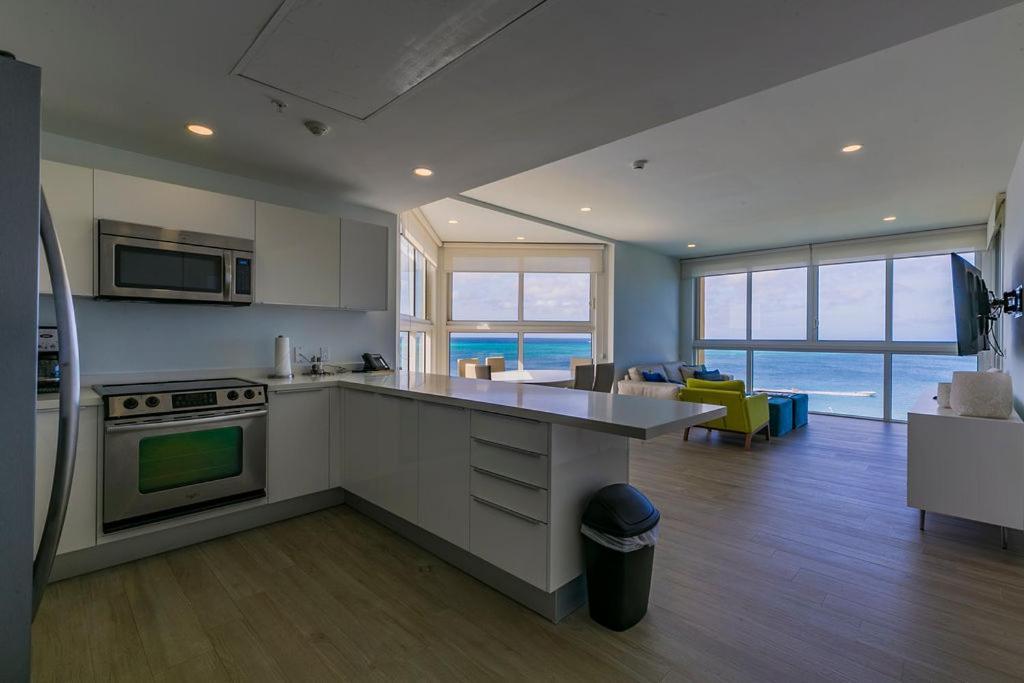 פאלם ביץ' Azure Beach Residences מראה חיצוני תמונה