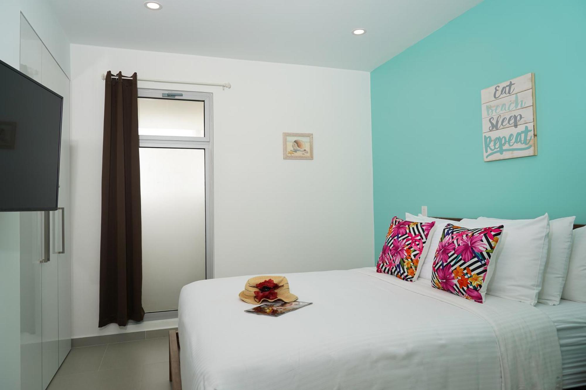 פאלם ביץ' Azure Beach Residences מראה חיצוני תמונה