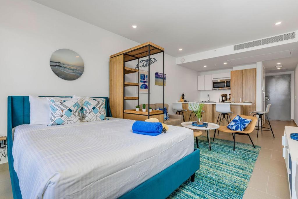 פאלם ביץ' Azure Beach Residences מראה חיצוני תמונה